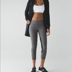 Lululemon Pace Rival Crop. Size 4. EUC